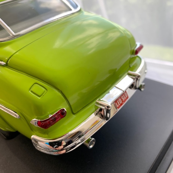 Die Cast Ford Custom Collectable Edsel Ford sig - Picture 5 of 16